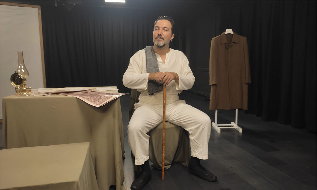 Cüneyt İngiz’in sahnelediği “Anılarla Atatürk” oyunu İzmirli tiyatroseverlerle buluşuyor