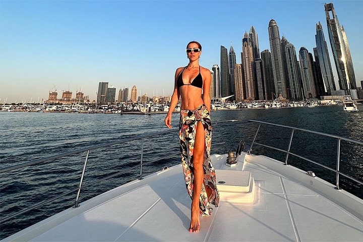 Derya Uluğ’dan Dubai’den bikinili paylaşımlar