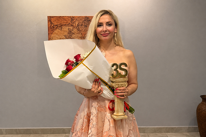 Uluslararası Solist Sevgi Keskin Manisalı'nın Büyüleyici Sahne Performansı Meslek Onur Ödülü ile Taçlandırıldı