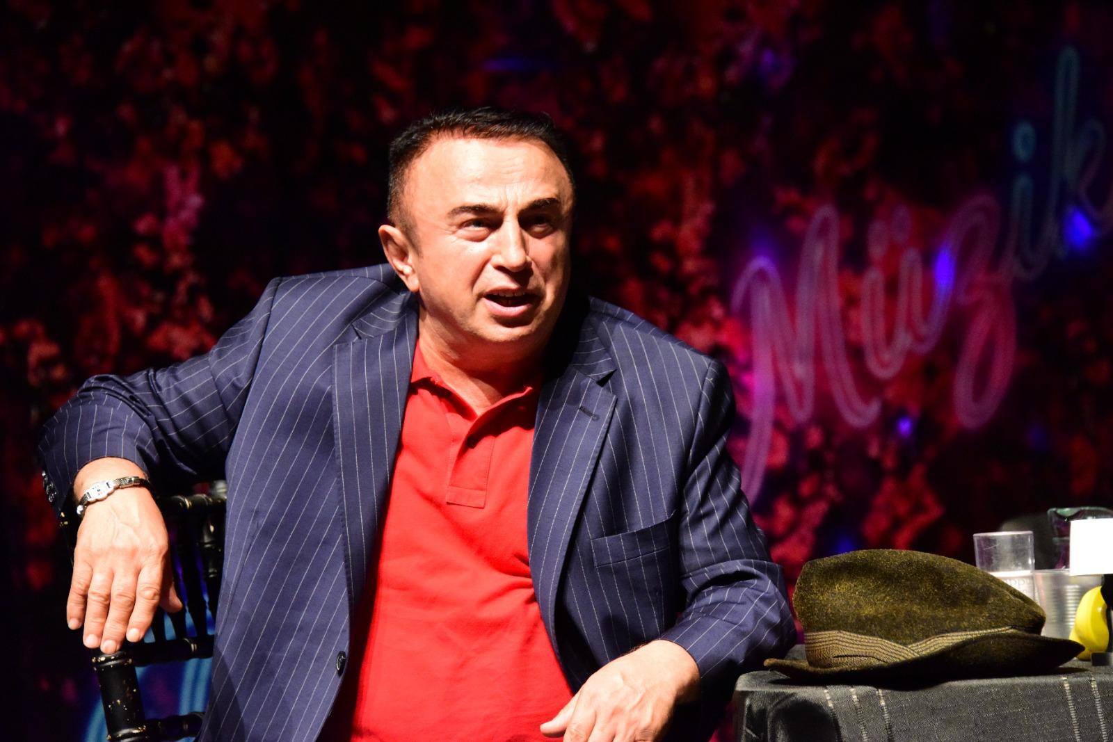 çiğdem tunç tiyatrosu-neon çiçekleri-2