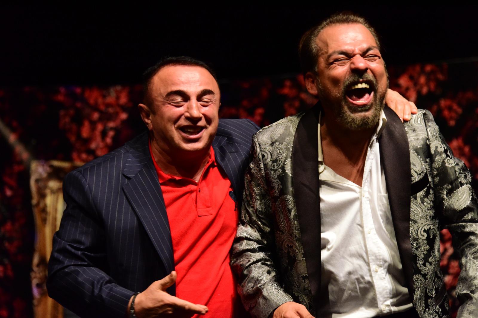 çiğdem tunç tiyatrosu-neon çiçekleri-4