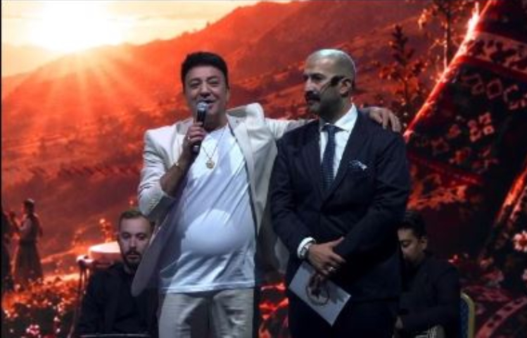 Cumali Alp, Zaza Festivalinde Performansıyla Parmak Isırttı